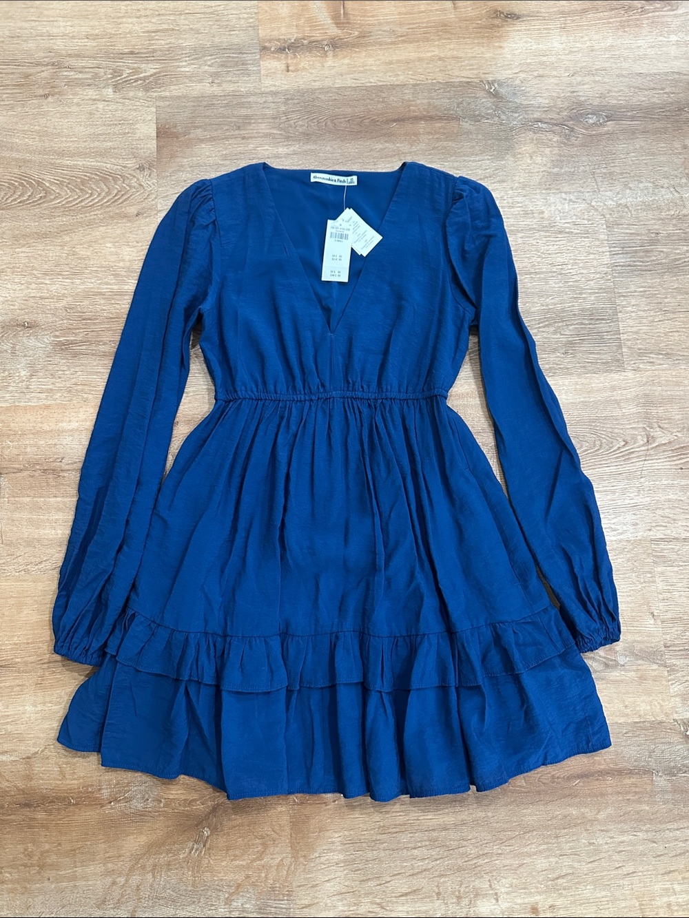 NWT Abercrombie & Fitch Women's Navy Blue Long-Sleeve Tiered Dress